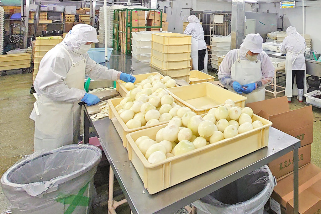 お弁当の仕込みスタッフ